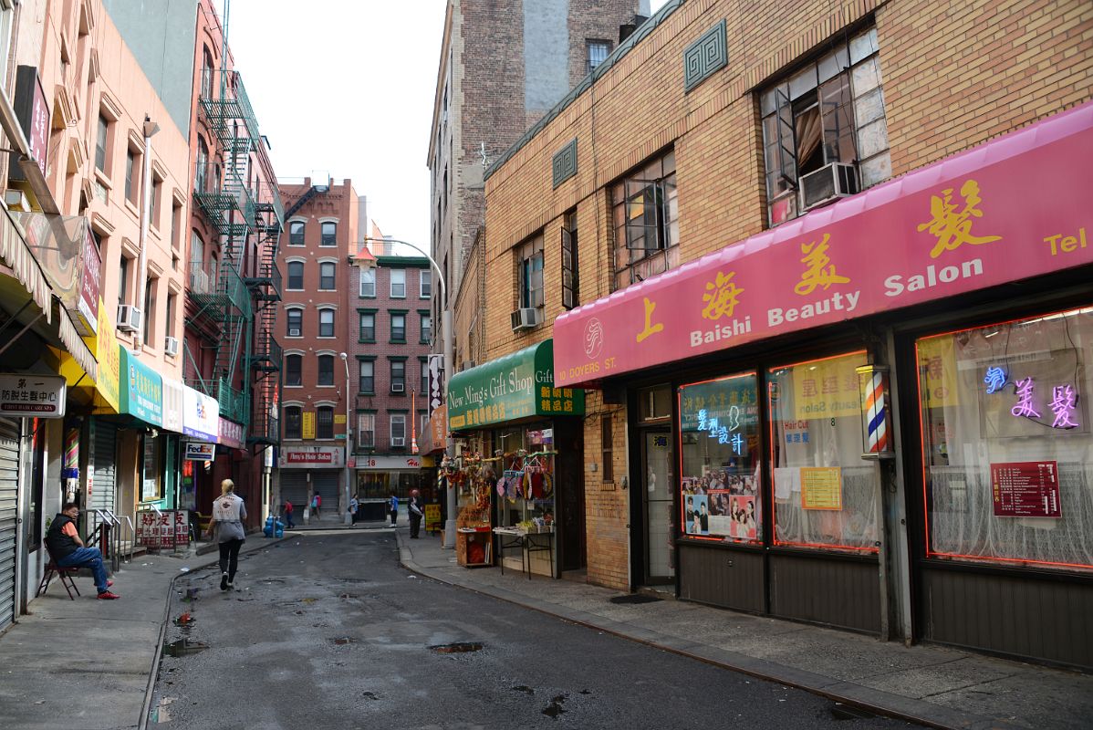 07-2 Doyers Street Looking Toward Pell Street In The Heart Of Chinatown New York City